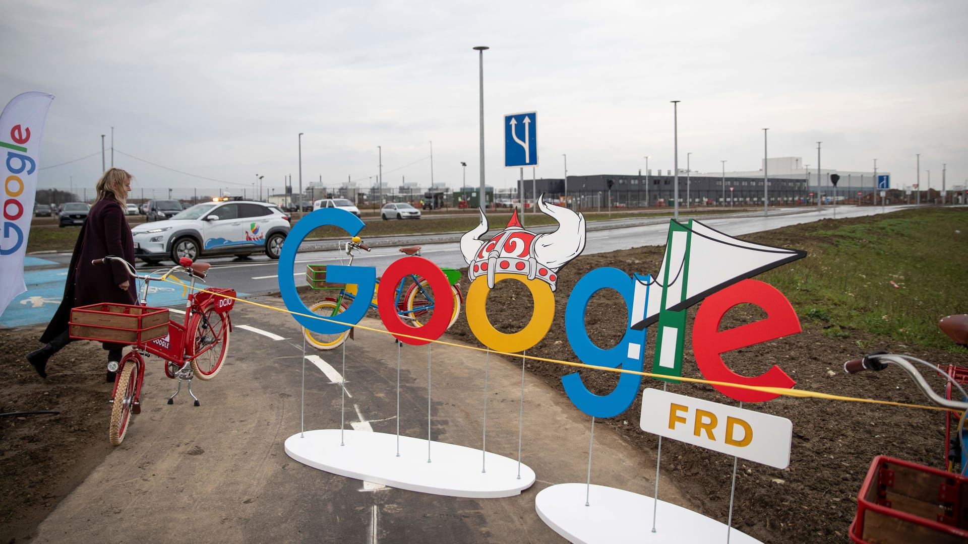 EU plans to fine Google triple-digit million euro sum: Handelsblatt