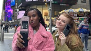 We switched to flip phones for 4 days as a smartphone detox