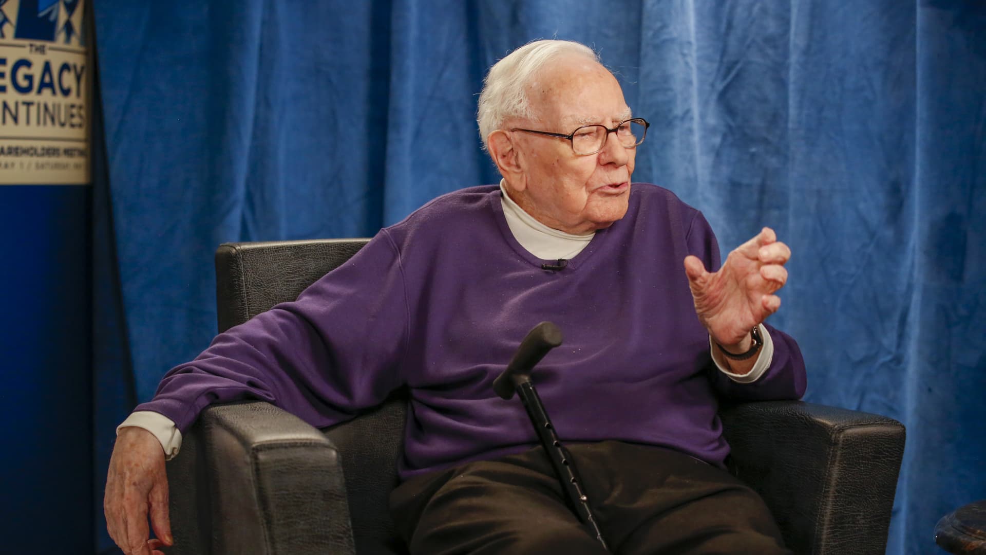 Warren Buffett, Stephen Curry lunch auction fetches  million for charity