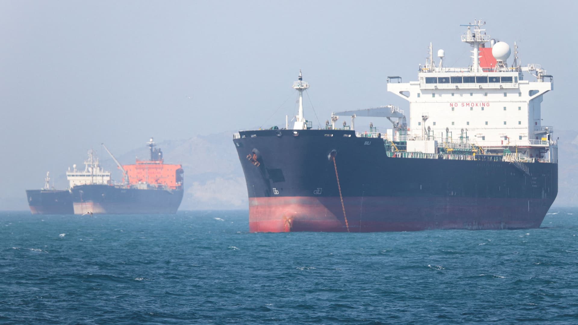 Trump pauses U.S. bid to guide ships out of Strait of Hormuz, cites Iran deal progress