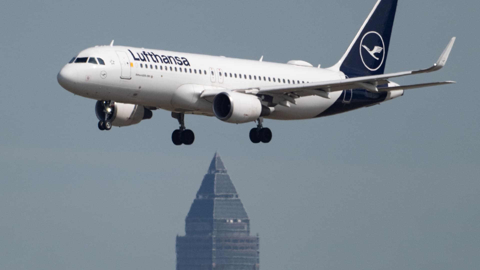 Lufthansa faces nearly  billion in extra fuel costs amid Iran war