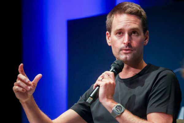 Snap issues cautious guidance as Perplexity deal ends, Middle East ‘geopolitical situation’ causes uncertainty