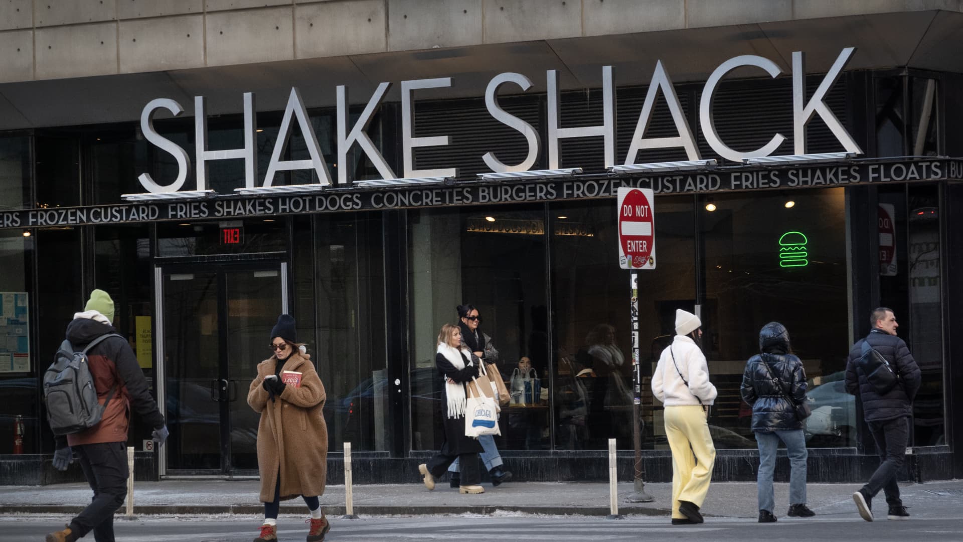 5 things to know before the market opens Friday