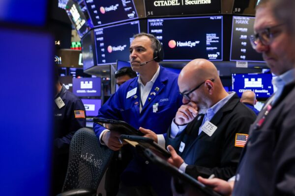 Bulls and bears both believe this could be 1999 all over again. Embrace it or dump your tech stocks?