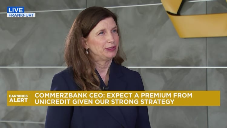 Commerzbank boss pledges to defend shareholders in UniCredit takeover battle