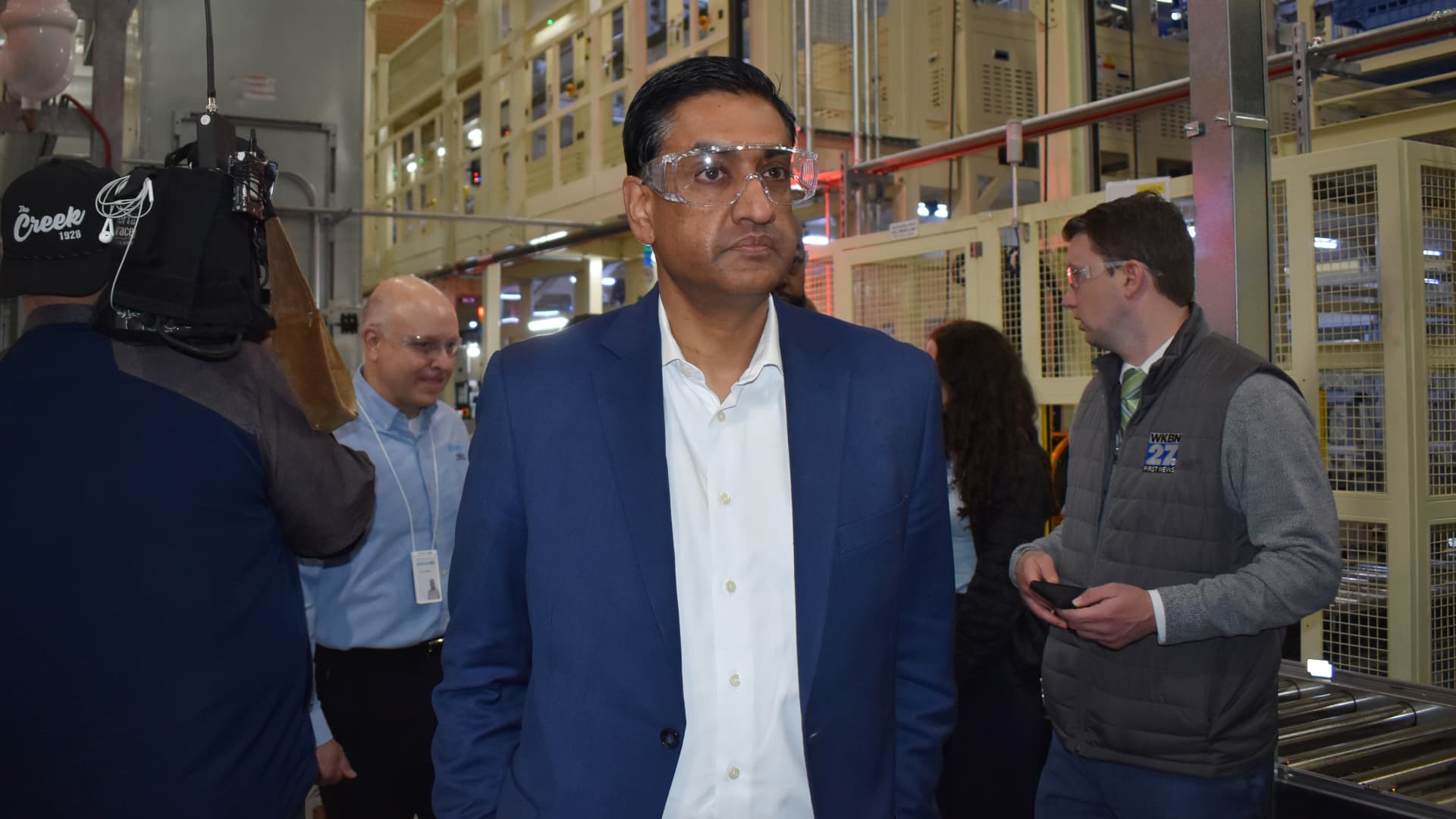 Ro Khanna takes economic message on the road. Will it lead to White House?
