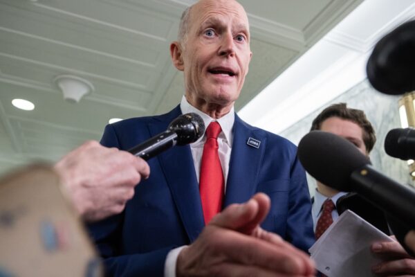Senators introduce ban on lawmakers becoming lobbyists