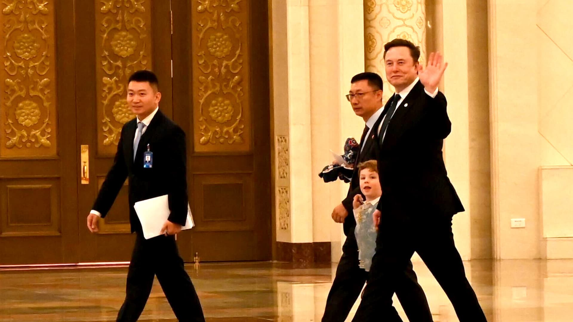 Musk lawyer apologizes to jury for China trip as OpenAI trial wraps