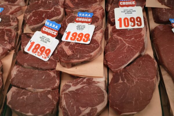 Inflation rate projected to hit 6% in the second quarter, top economic forecasters say