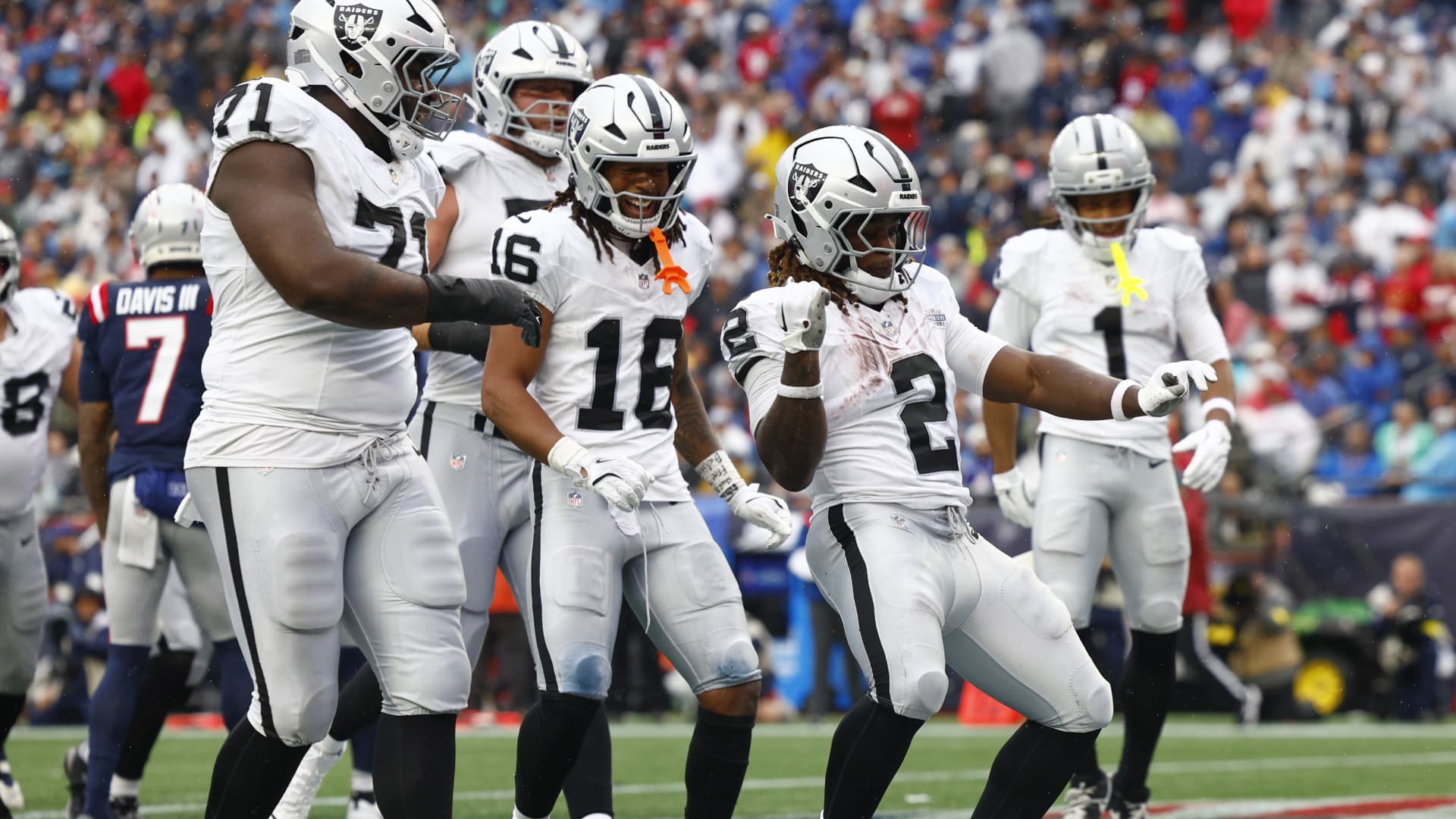 Group led by Egon Durban to buy 25% of Las Vegas Raiders at .9 billion valuation: Sources