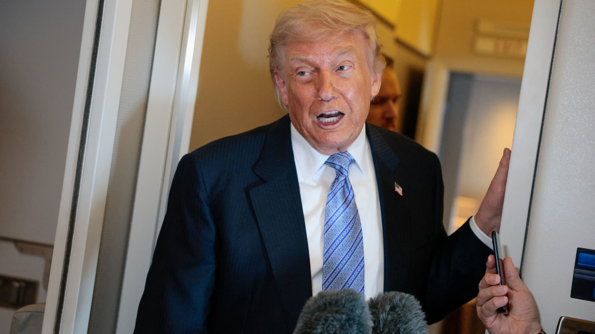 Trump says Xi agrees Iran must open strait, but no sign China will weigh in