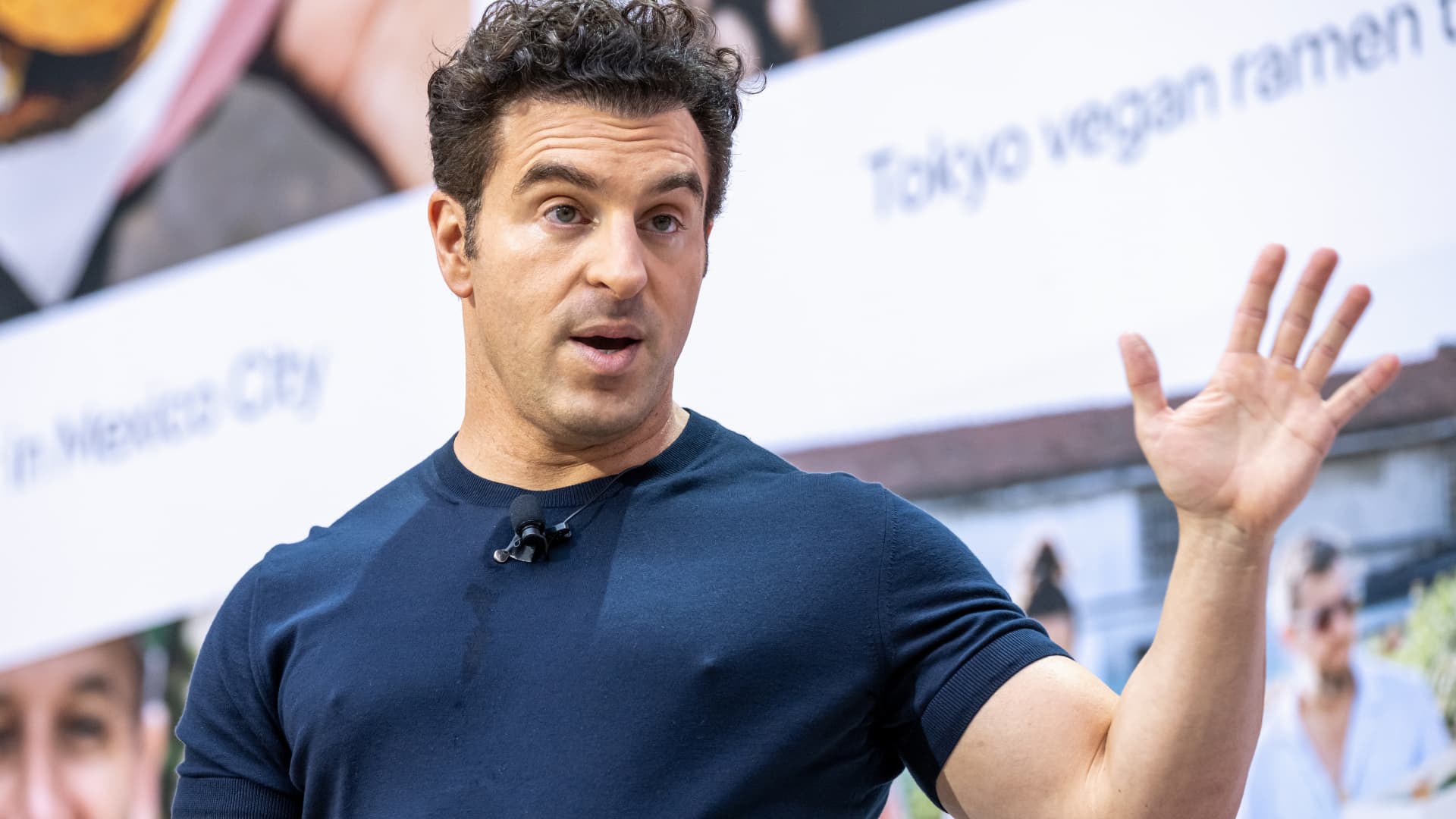 Airbnb adds hotels, car rentals and AI features in latest expansion