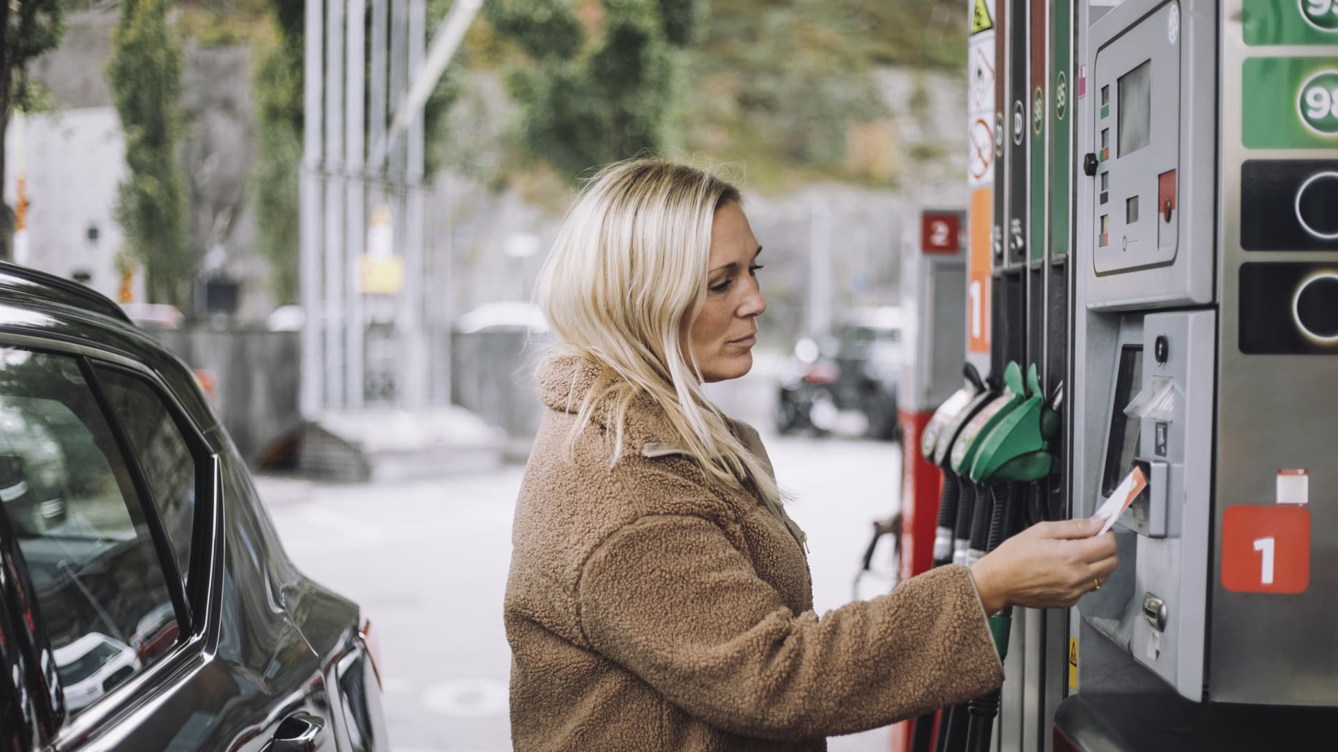 Why Now is the Best Time to Open a Gas Credit Card
