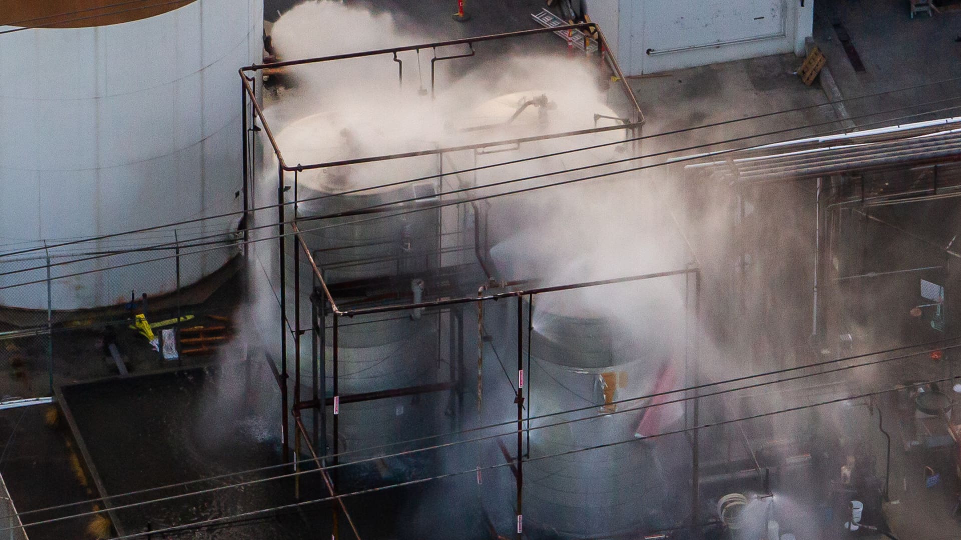California seeks solution as chemical tank heats up, risking catastrophe