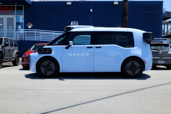 Self-driving supplier Mobileye targets U.S. robotaxi launch in 2027
