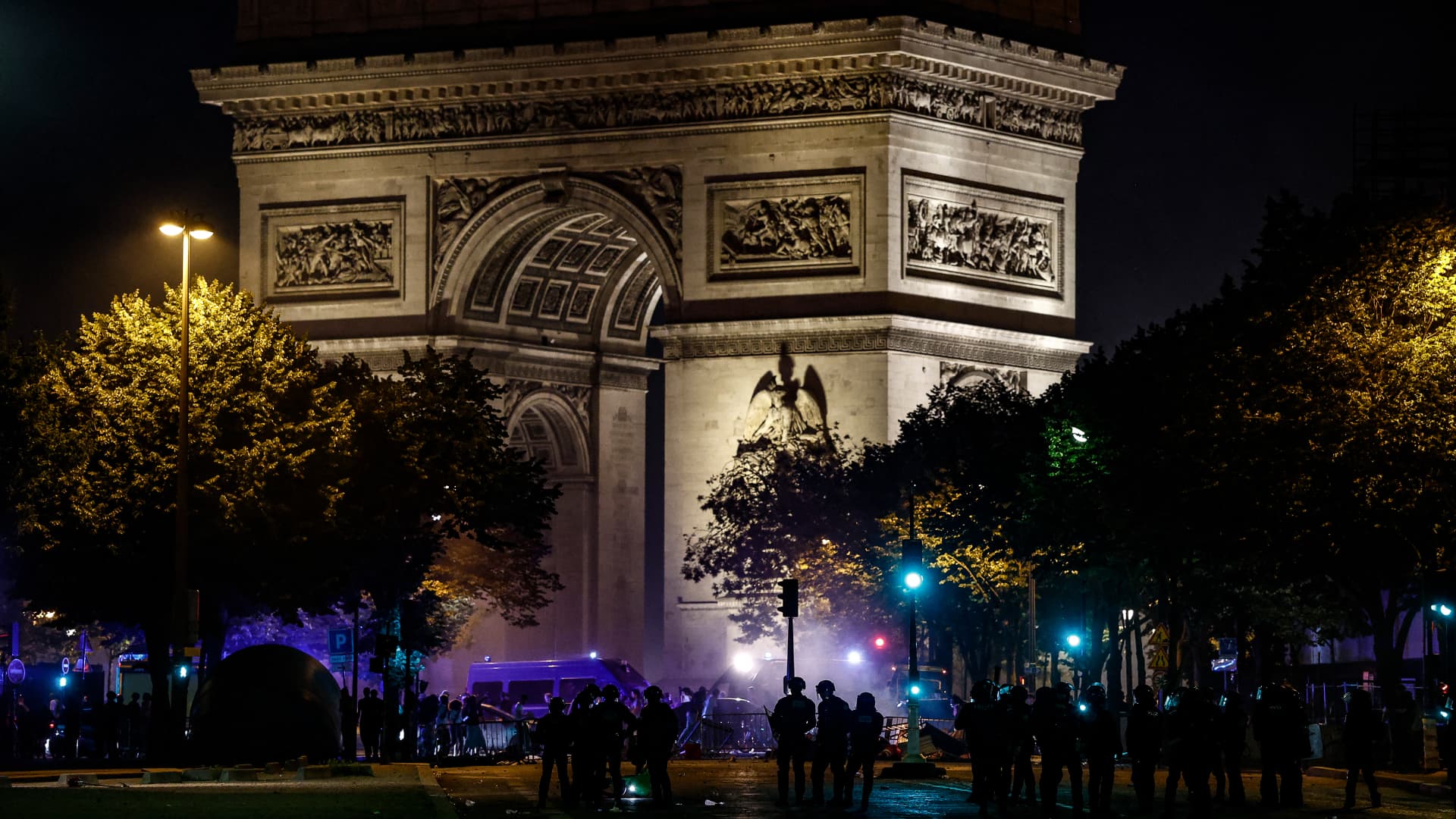 PSG supporters spill onto Paris streets, some clashes with police