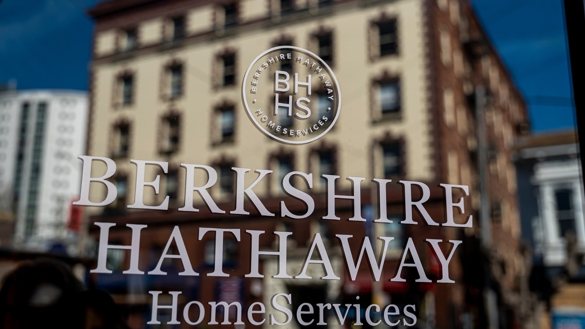 Berkshire Hathaway to buy Taylor Morrison for .5 billion