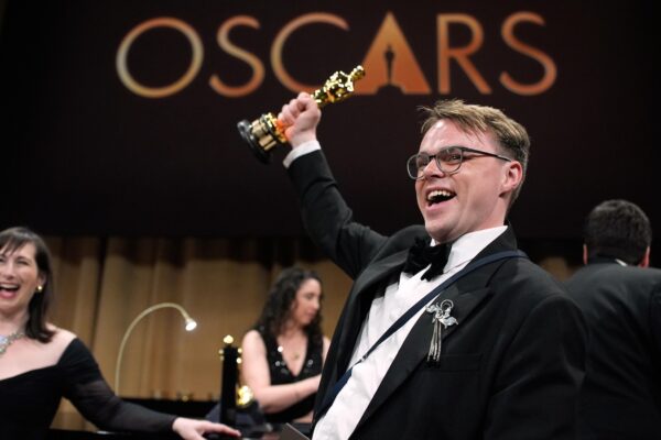 An Oscar is lost, then found, after director forced to check it on a flight out of JFK