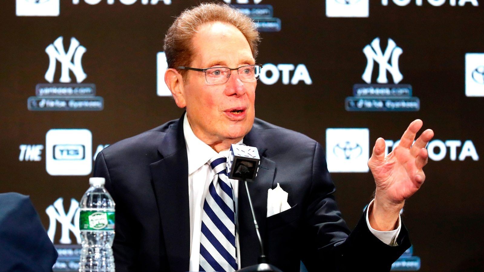 John Sterling, Yankees broadcaster known for enduring home run calls, dies at 87