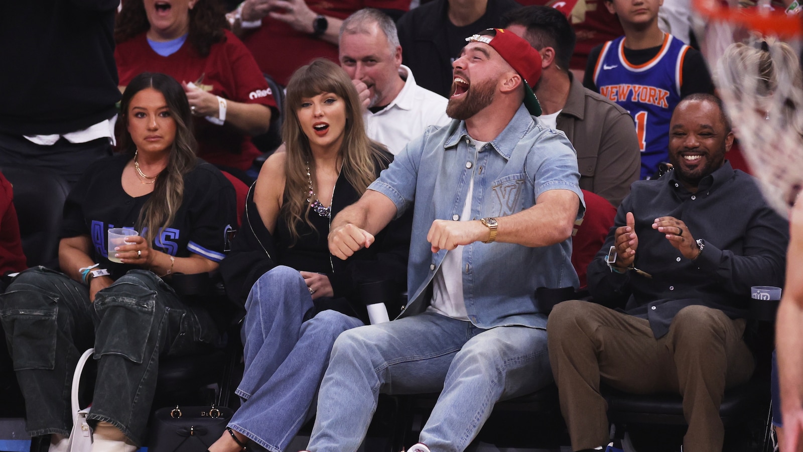 Life of A Basketball Fan: Taylor Swift attends Cavs-Knicks in Cleveland with fiance Travis Kelce
