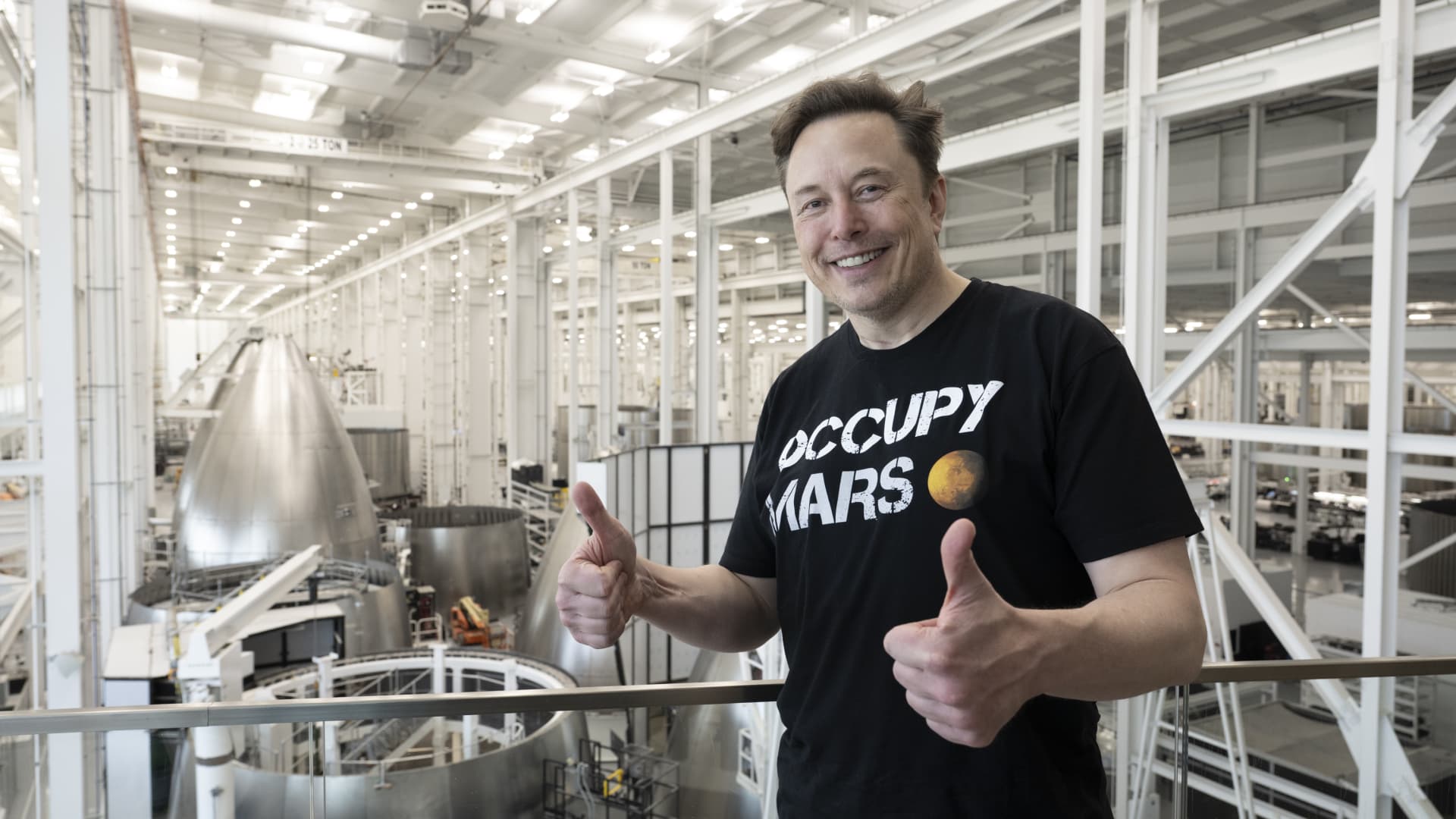 SpaceX raises  billion in record-setting IPO ahead of Nasdaq debut