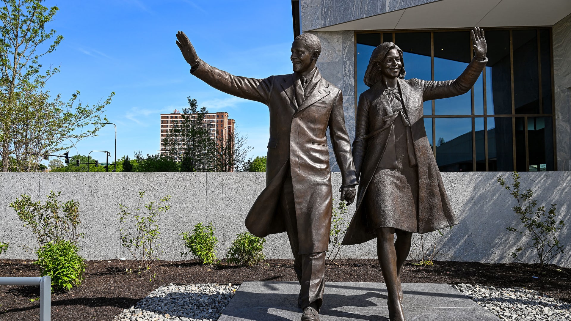 Obama Center brings Democratic politicos to Chicago ahead of elections