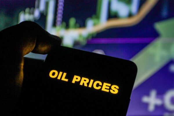 Oil falls as International Energy Agency forecasts supply glut next year after U.S.-Iran deal