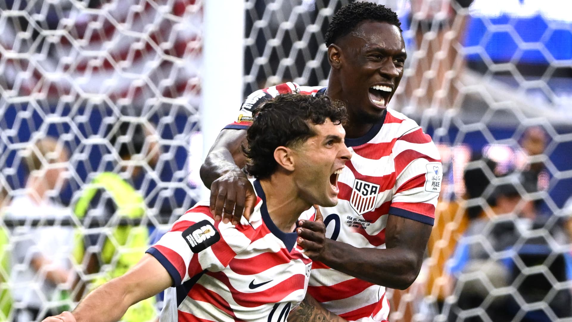 U.S. wins 4-1 victory over Paraguay in World Cup opener