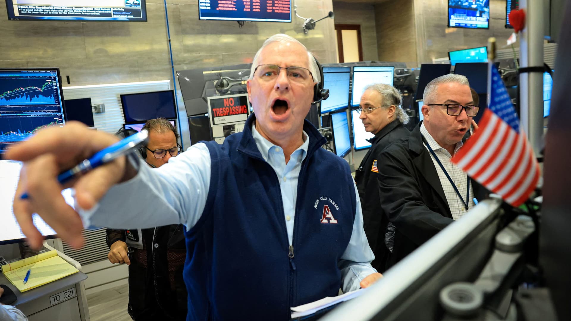 Stock market today: Live updates