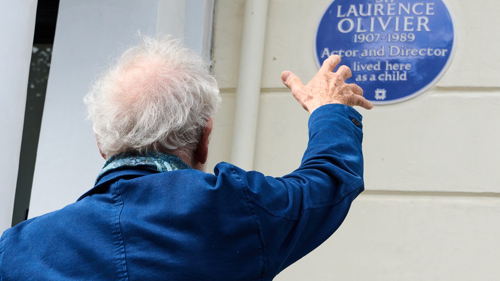 Laurence Olivier honored with a plaque at his London childhood home