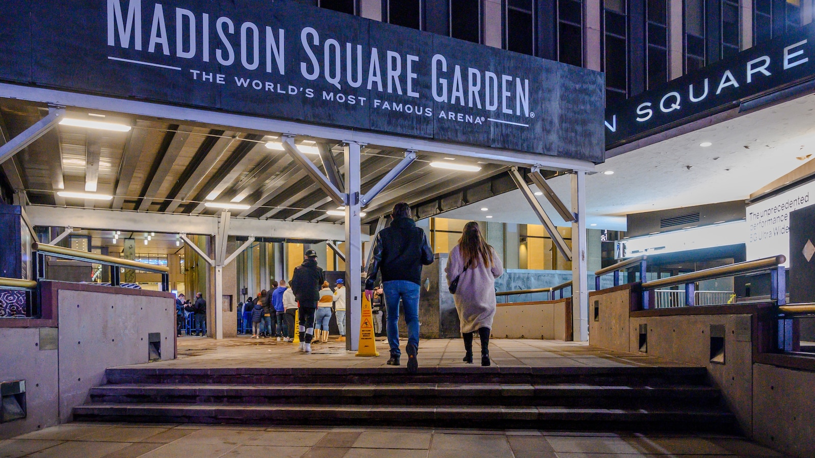 Man falls to his death during rock concert at Madison Square Garden